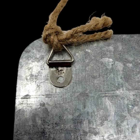 DECORATIVE METAL SIGN "LET'S STAY HOME" BY WENDY BELLISSIMO - Picture 8 of 9